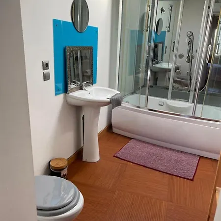 « Le Temps D'un Instant » Dependance